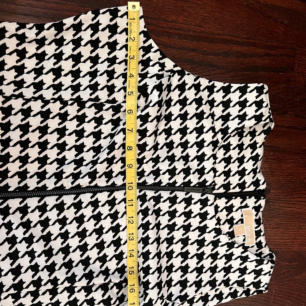 Michael Kors Houndstooth Sleeveless Dress - Picture 4 of 5